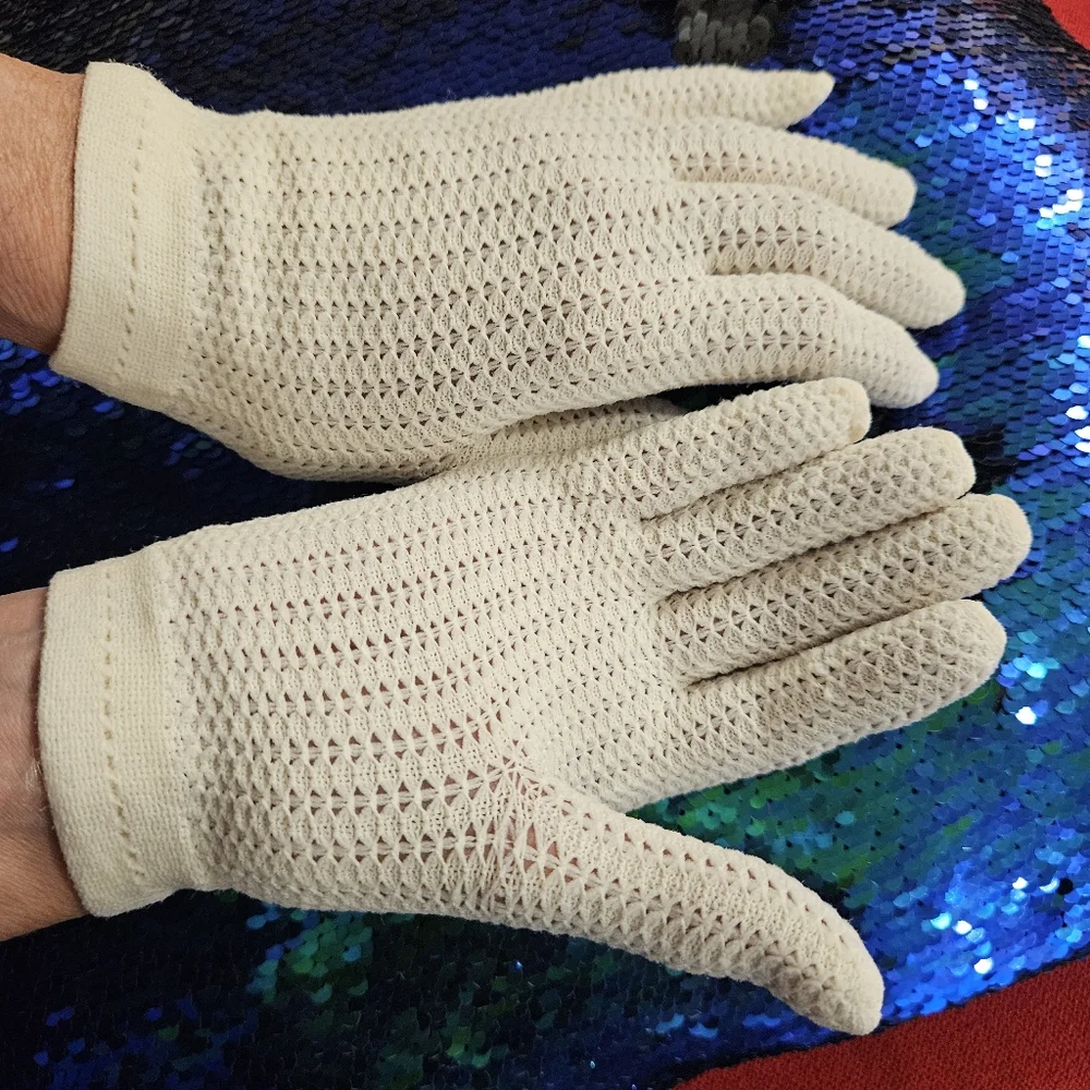 Vintage Made in Italy ivory cream knit stretch dress gloves